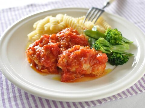 フライパン一つでできる“鶏肉のトマト煮”